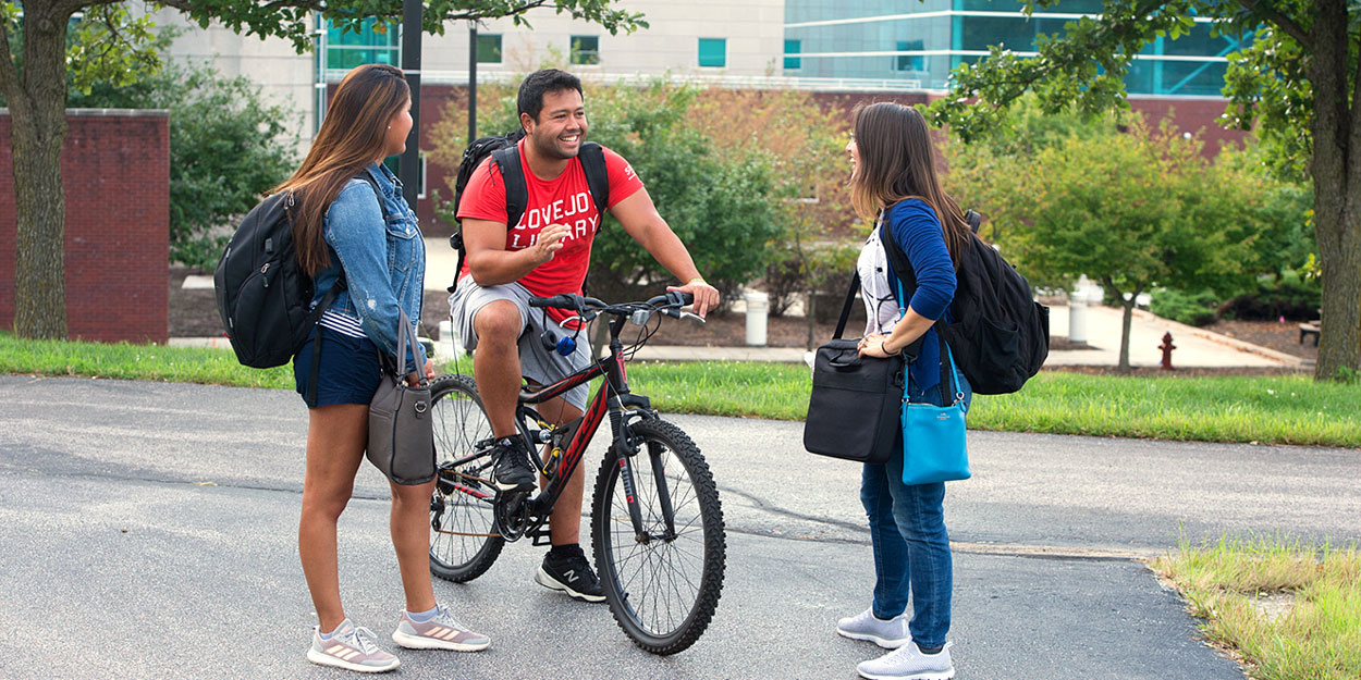 Students at SIUE.