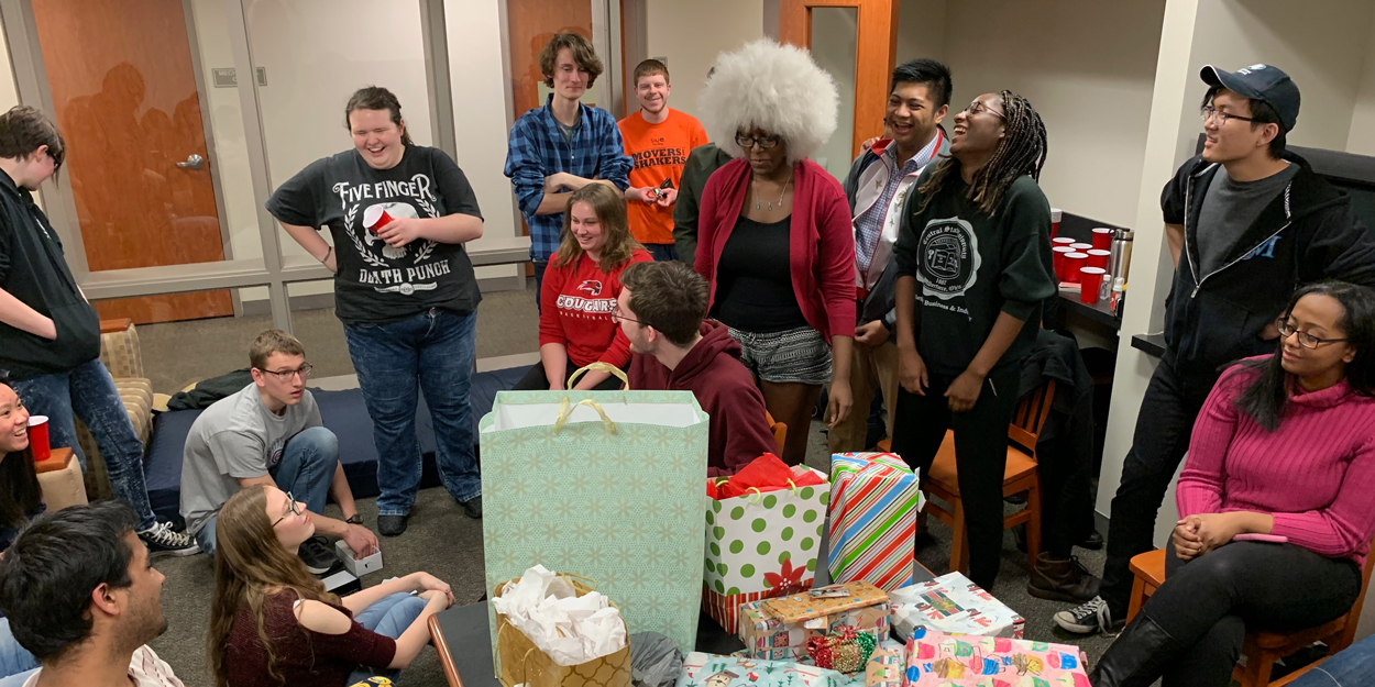 Students in a residence hall at SIUE.