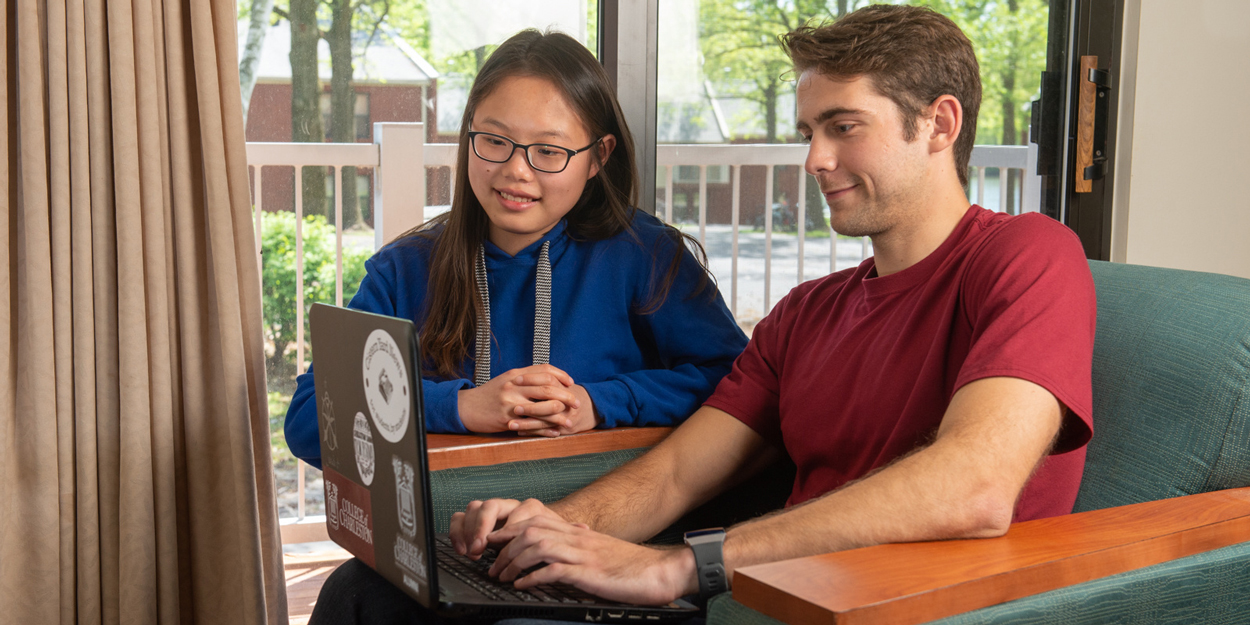 Two SIUE students at Cougar Village.