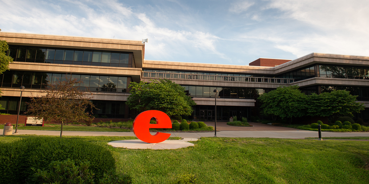 The e in front of Rendleman Hall at SIUe.