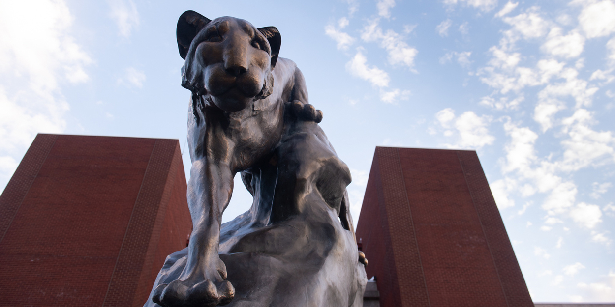 The SIUE Cougar Statue on the Stratton Quadrangle on the SIUE Campus.