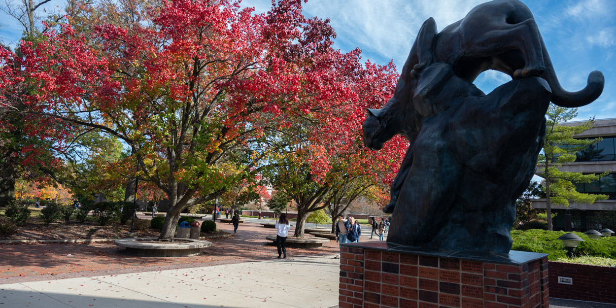 SIUE Cougar Statue